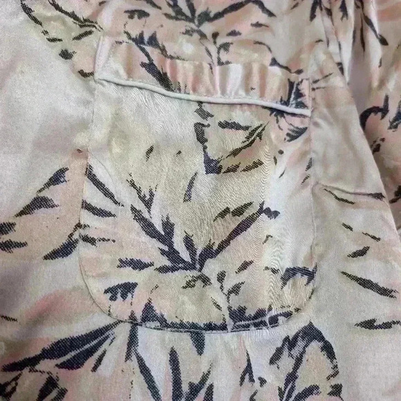 House of Harlow 1960 pink floral sleep shirt - Picture 4 of 8